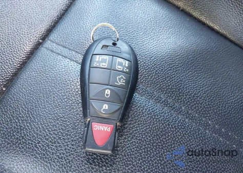 2016 Chrysler Town & Country Touring z USA, uszkodzony, nr VIN 2C4RC1BG3GR173025